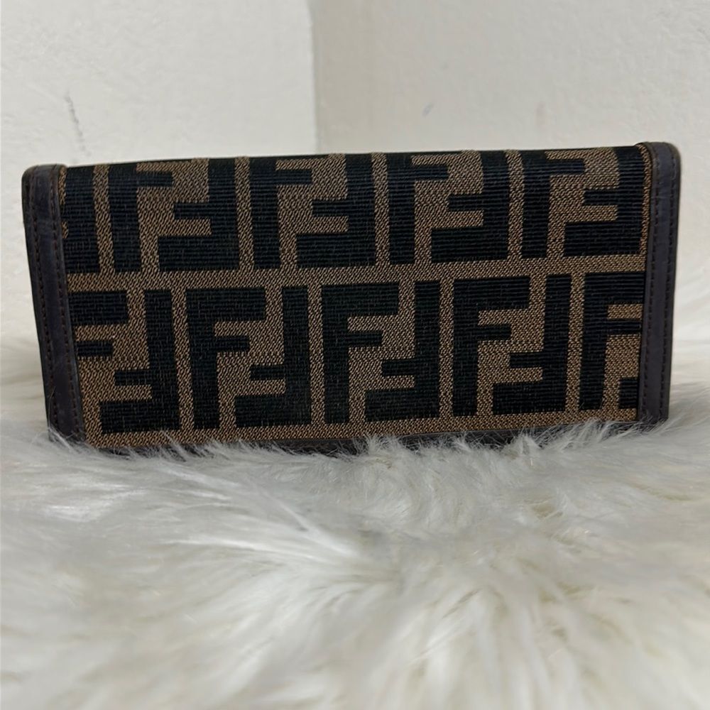 💯Authentic Fendi Long Wallet 🍀